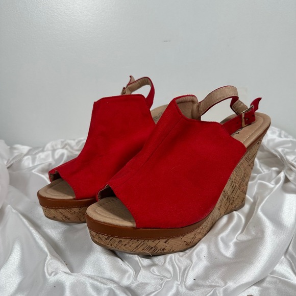 City Classified Red Wedge Sandals Peep Toe Ankle Strap Cork Platform Size 8.5 39 - Picture 1 of 6